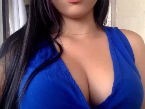 Latina teen michelle shows her beautiful cleavage on webcam